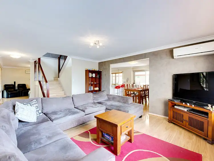 Sixth view of Homely house listing, 2 Scarlet Pl, Forest Lake QLD 4078