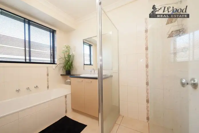 Fifth view of Homely house listing, 104 Hotham Circ, Thurgoona NSW 2640