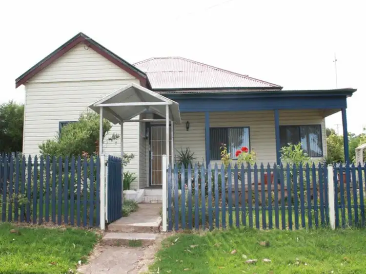 130 Main, Junee NSW 2663
