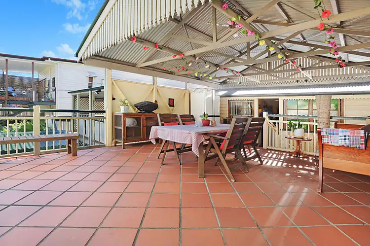 2 42 Mark Lane, Kangaroo Point QLD 4169