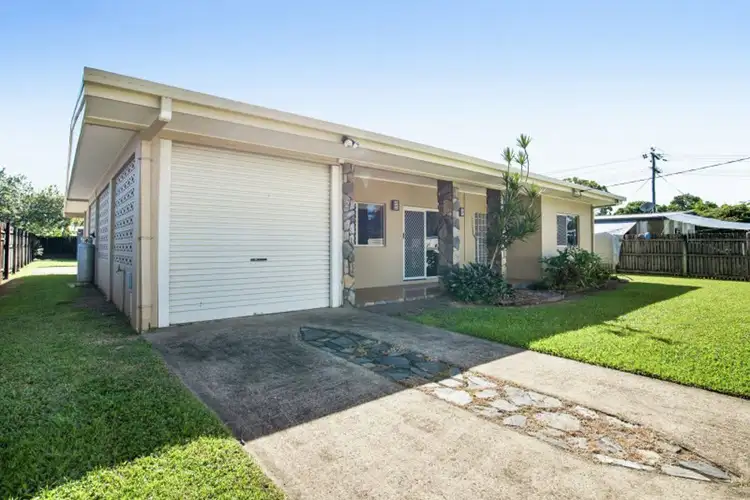 2 Walnut Close, Manoora QLD 4870