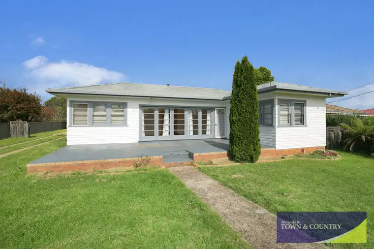6 Lackey Street, Guyra NSW 2365