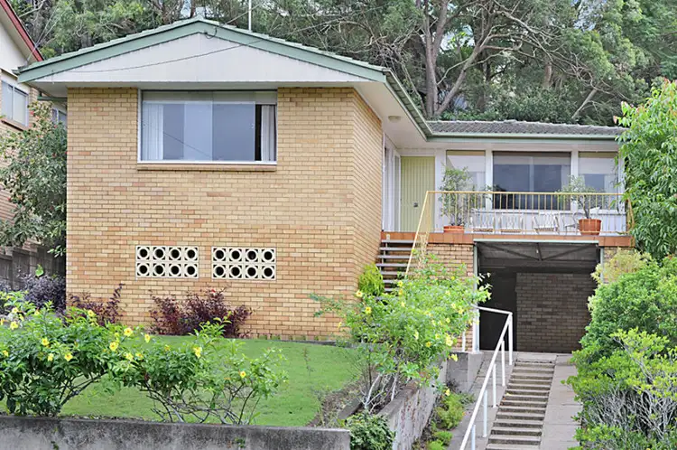 5 Dobbs St, Holland Park West QLD 4121