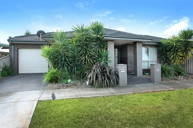 7 Greenhills Drive, Kurunjang VIC 3337