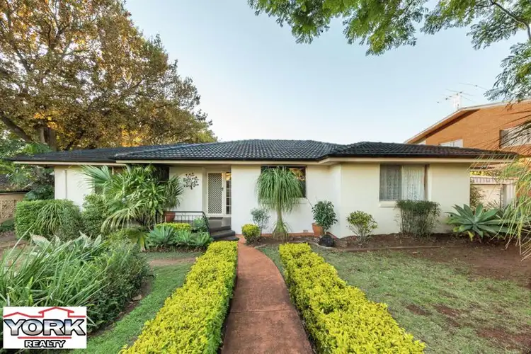 20 Schloss Street, Centenary Heights QLD 4350