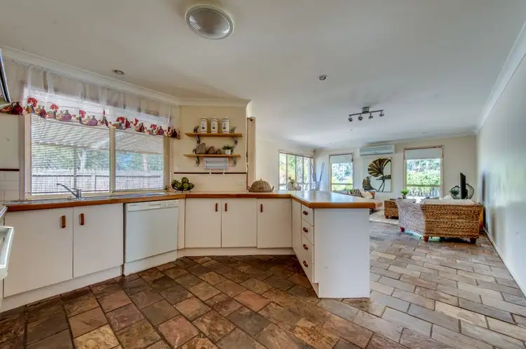 69 Banksia Circuit, Forest Lake QLD 4078