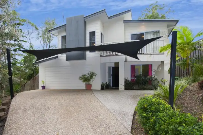 9 Lambert Drive, Maudsland QLD 4210