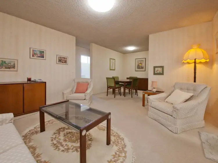 4/235 Cavendish Rd, Coorparoo QLD 4151