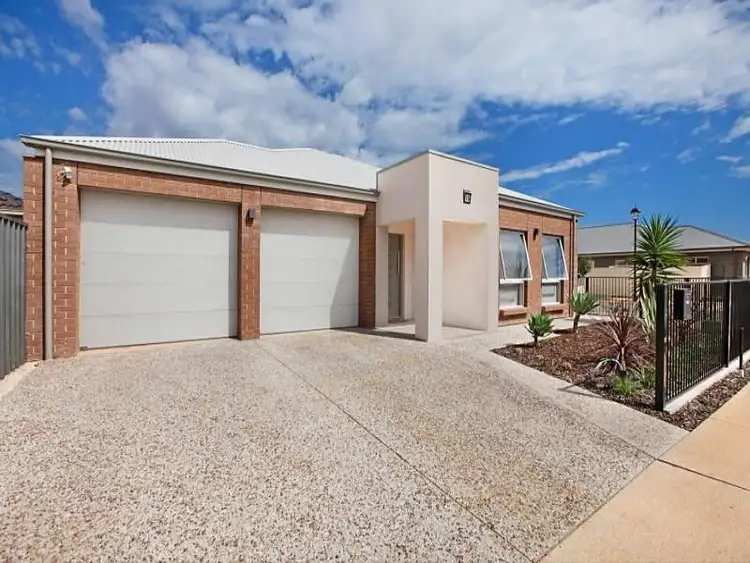 15 Gairdner Bvd, Andrews Farm SA 5114