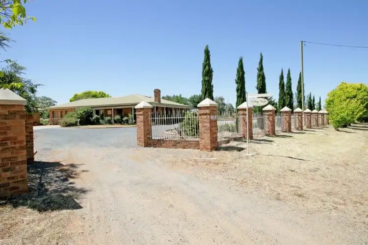 131 Albert St, Junee NSW 2663