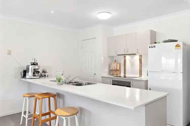 10 Dianella St, Springfield Lakes QLD 4300