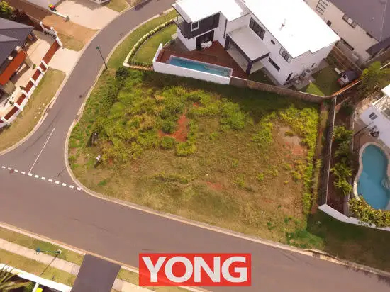 1 Skyline Crescent, Carindale QLD 4152