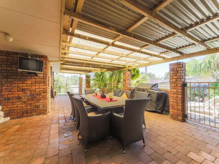 17 Melbourne Road, Arundel QLD 4214