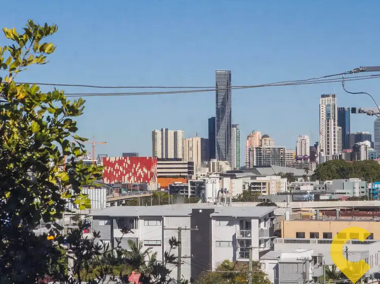 2/4 Rosemount Terrace, Windsor QLD 4030