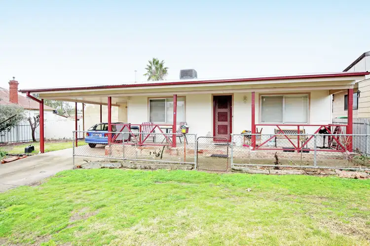 14 George Street, Junee NSW 2663