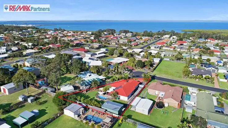 12 Merrilyn Court, Urangan QLD 4655