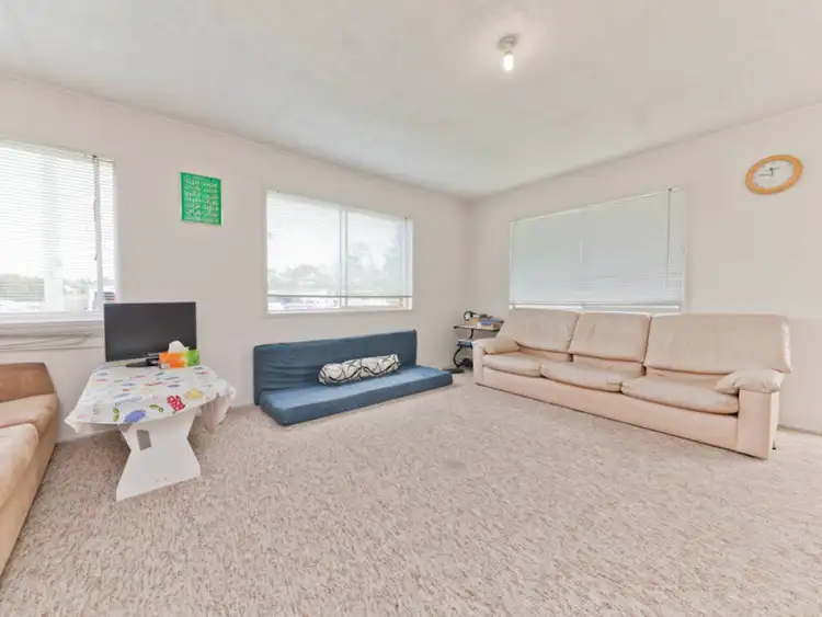 84 Richland Avenue, Coopers Plains QLD 4108