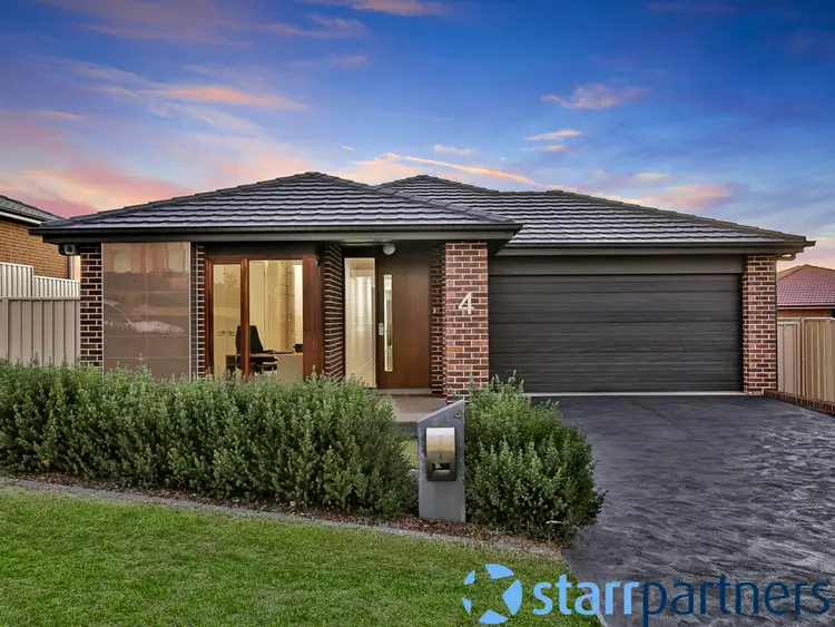 4 Lovely Place, St Helens Park NSW 2560