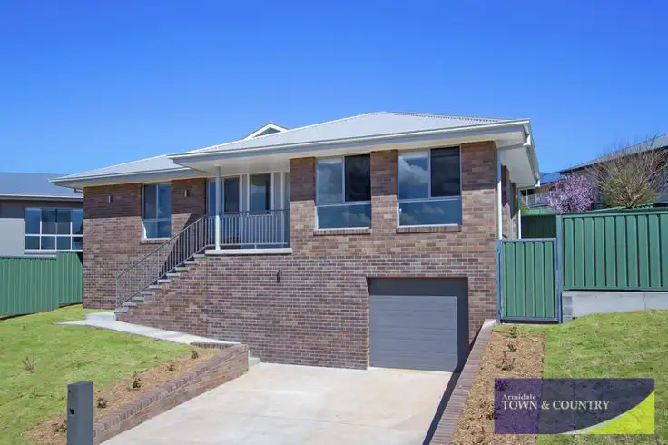 8 Hinton Terrace, Armidale NSW 2350