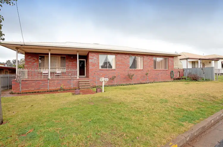 20 Hammond St, Junee NSW 2663