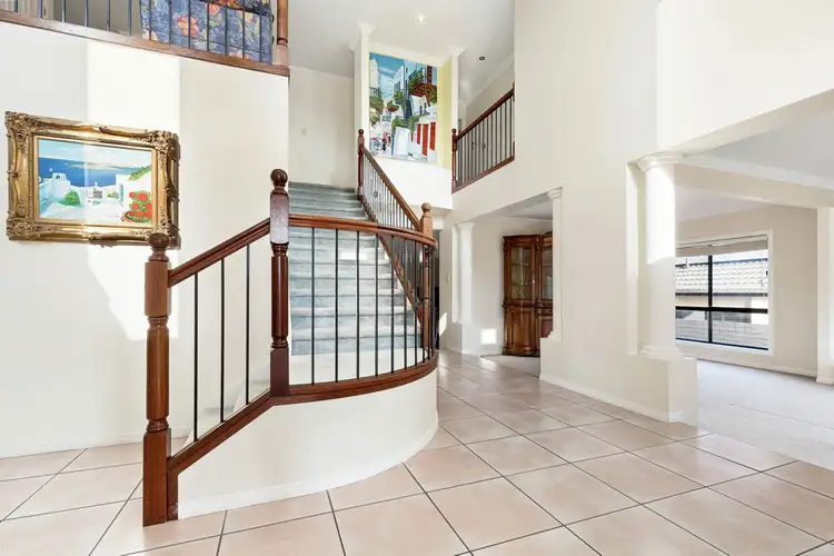 Fifth view of Homely house listing, 2 Melrose Close, Carindale QLD 4152