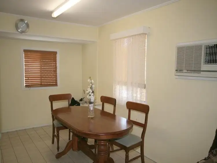 Seventh view of Homely house listing, 2 Suzanne St, Wynnum West QLD 4178