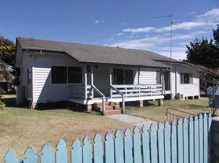 32 Rockwell Street, Wallangarra QLD 4383