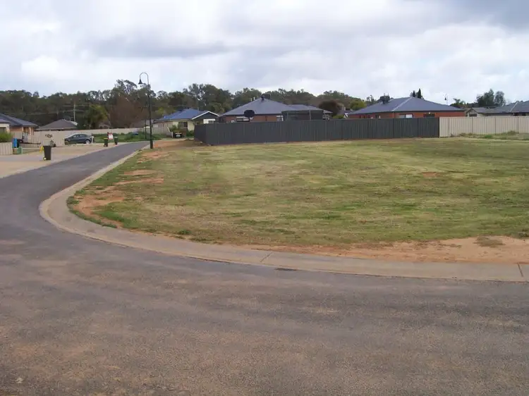 8 Gypsie Court, Barooga NSW 3644