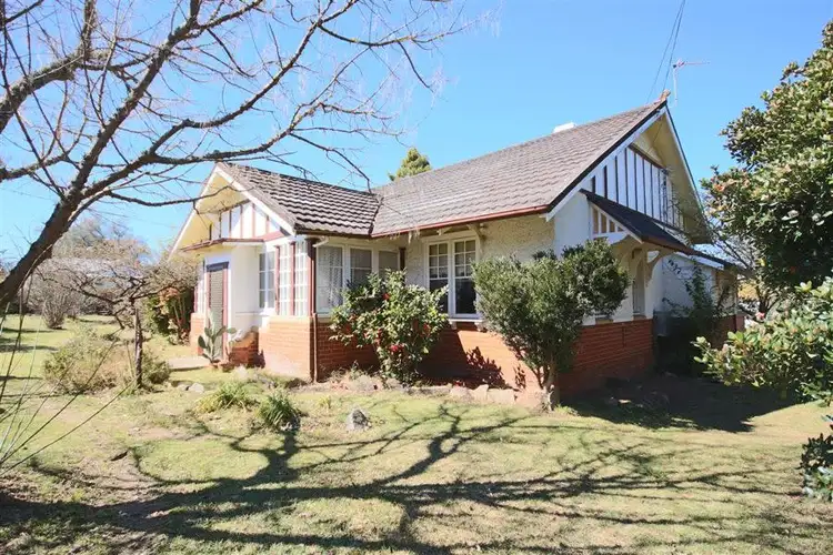 87 Martin Street, Tenterfield NSW 2372