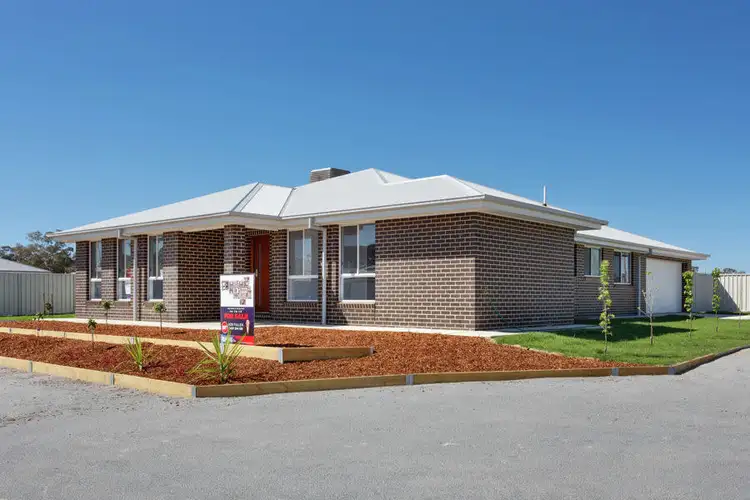 9 Gallop Avenue, Turvey Park NSW 2650
