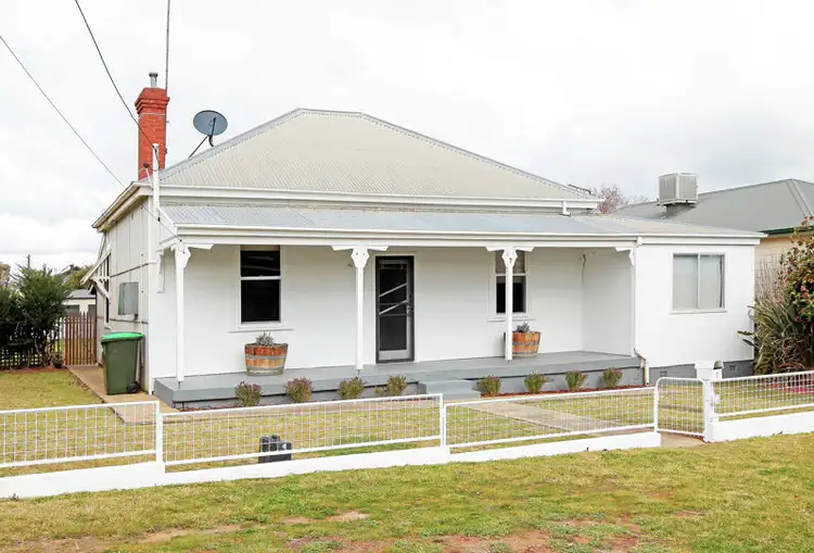 7 Elizabeth Street, Junee NSW 2663