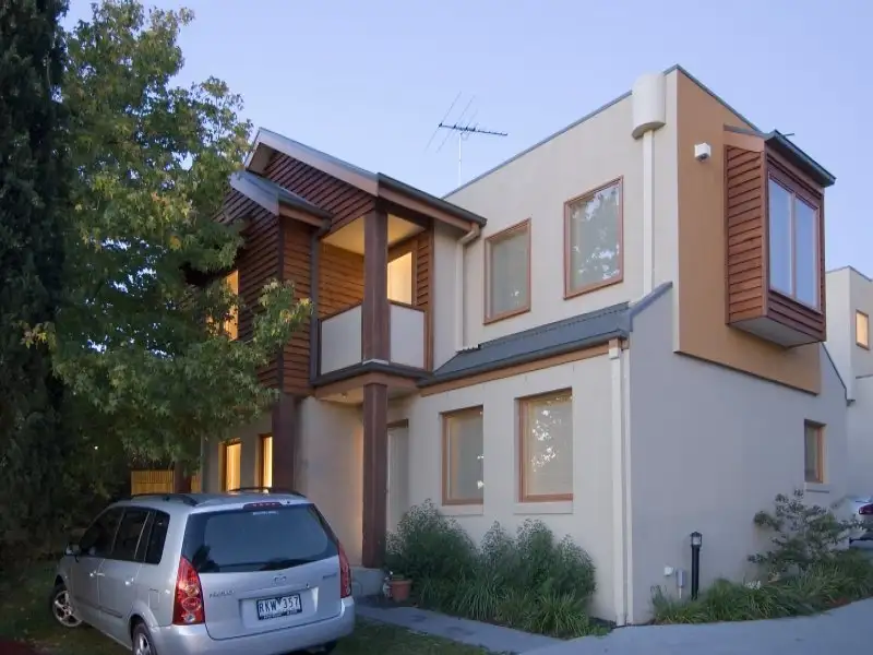 Main view of Homely townhouse listing, 2/1106 Main Rd, Eltham VIC 3095