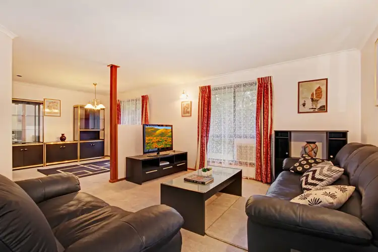 Fifth view of Homely house listing, 2 Leonarda Drive, Arana Hills QLD 4054