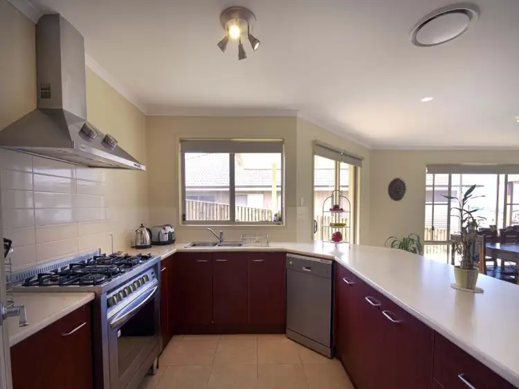 34 WUNBURRA CIRCLE, Pacific Pines QLD 4211