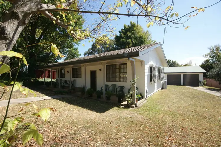 27 Moyes Street, Armidale NSW 2350