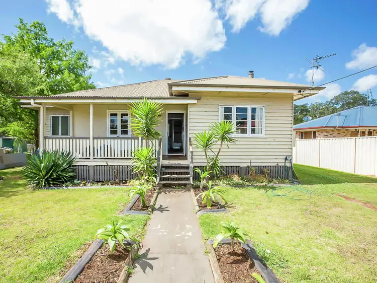 5 John Street, Crows Nest QLD 4355