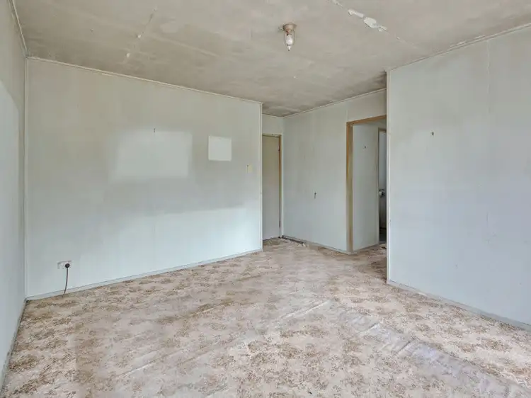 Second view of Homely house listing, 8 Orchid Street, Woodridge QLD 4114