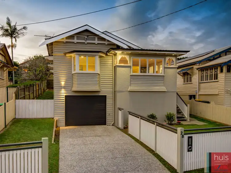 28 Pryde St, Camp Hill QLD 4152