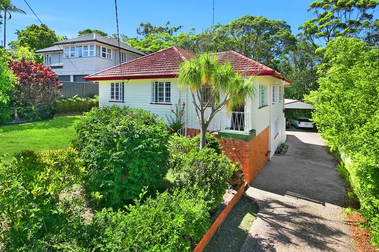 17 Quebec Avenue, Camp Hill QLD 4152