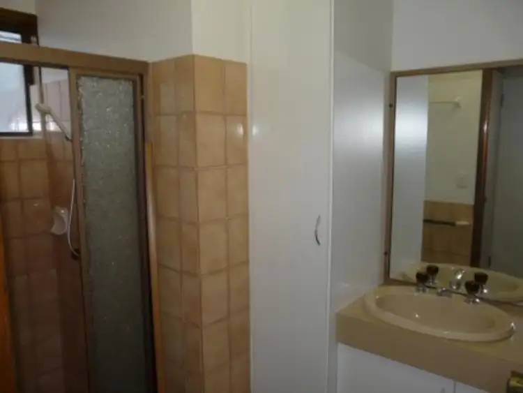 Fifth view of Homely unit listing, 2/18 Ella St, Redcliffe QLD 4020