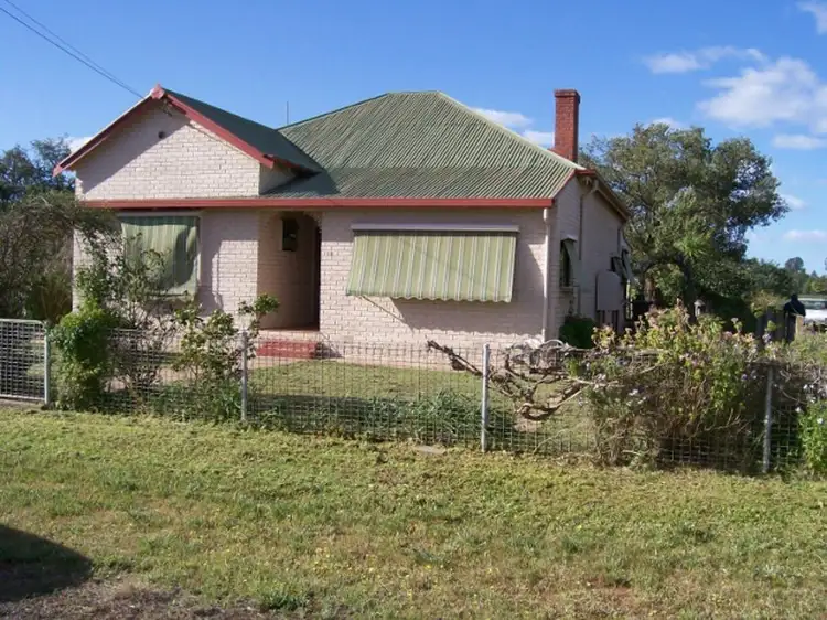 4-12 NIXON ST, Oaklands NSW 2646