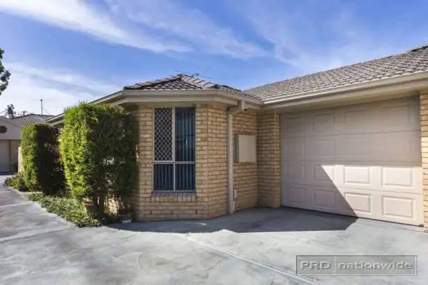 2/28 Queen Street, Warners Bay NSW 2282