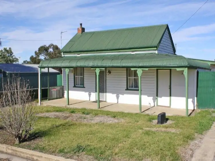 2 Wardle, Junee NSW 2663