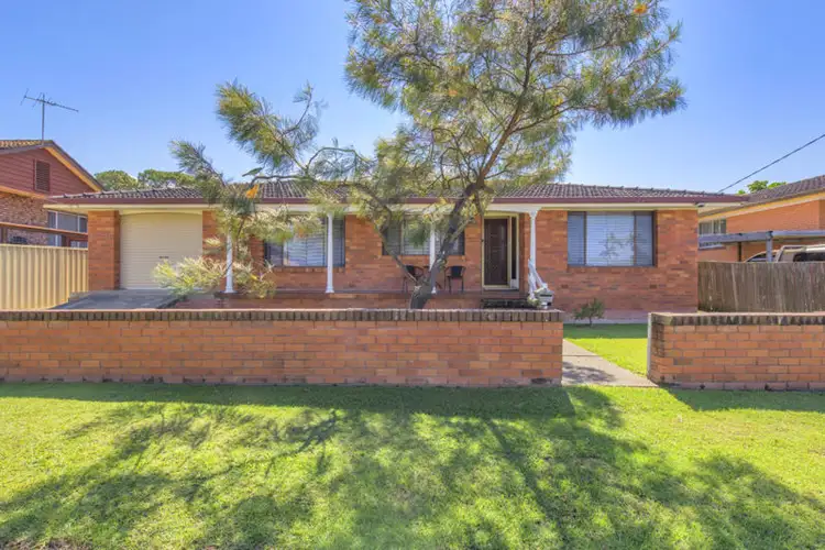 6 Moore Place, Urunga NSW 2455
