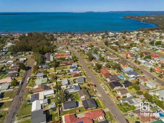 33 Georgina Ave, Gorokan NSW 2263