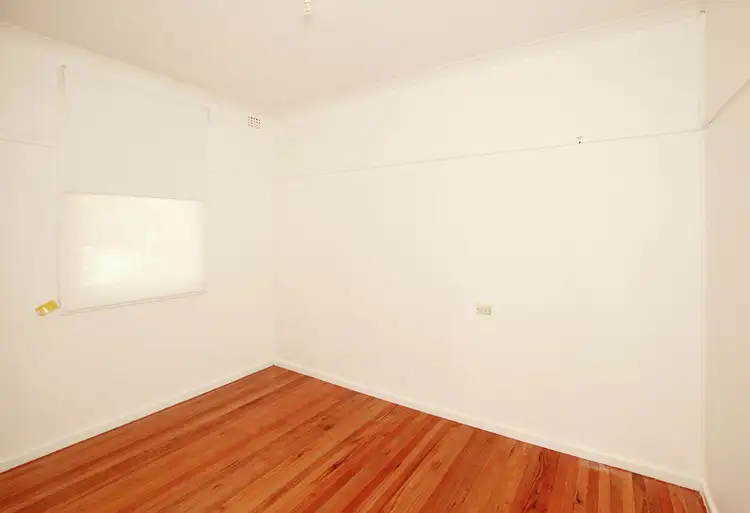 Seventh view of Homely house listing, 8 Margaret Avenue, Mount Austin NSW 2650