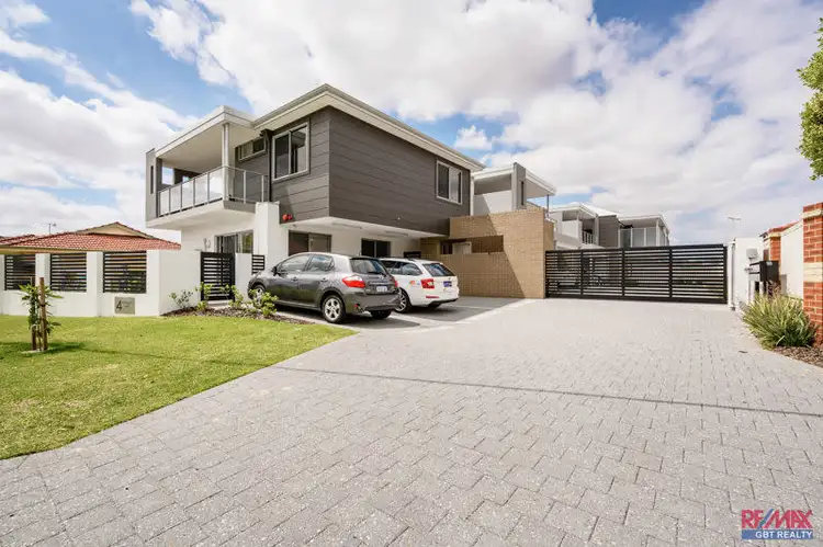 4/4 Wooramel Way, Nollamara WA 6061
