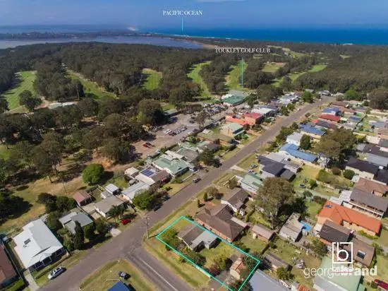 17 Ninth Avenue, Toukley NSW 2263
