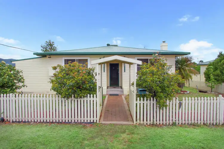2 Laurel Street, Kootingal NSW 2352