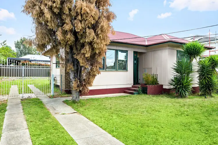 6 Bond Avenue, Toongabbie NSW 2146